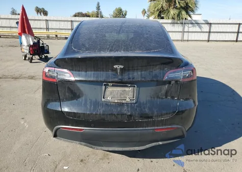 2022 Tesla Model Y z USA, uszkodzony, nr VIN 7SAYGAEE1NF514878
